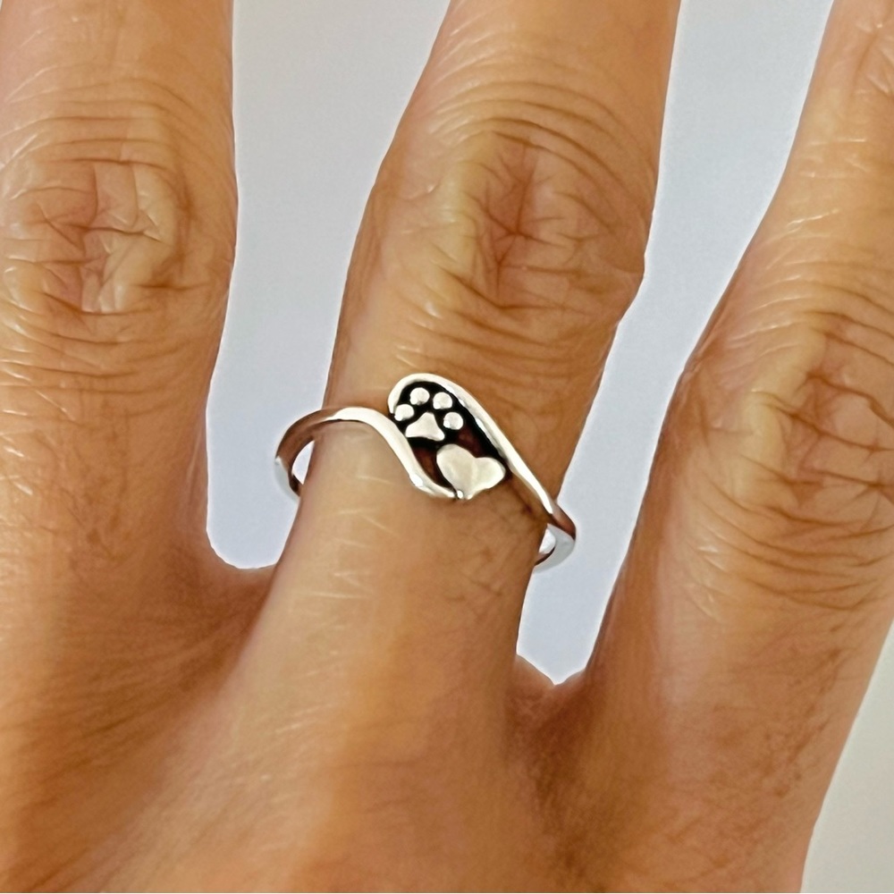 Sterling silver small heart and paw ring, silver paw ring, silver heart ring - Picture 1 of 8